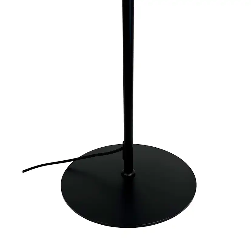 Golvlampa Dyberg Larsen Calix