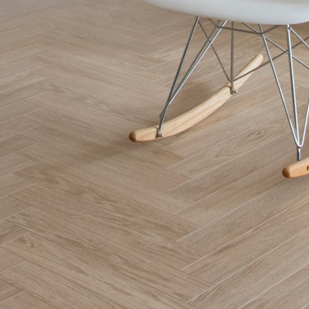 Laminatgolv BerryAlloc Chateau+ Charme Ljus Natur A+B Fiskbensgolv