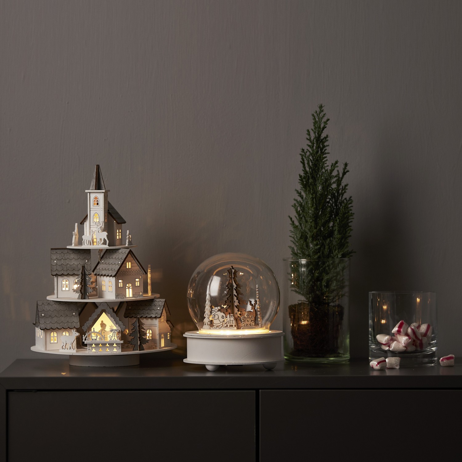 Julby Star Trading Grauberg med Belysning & Musikspel