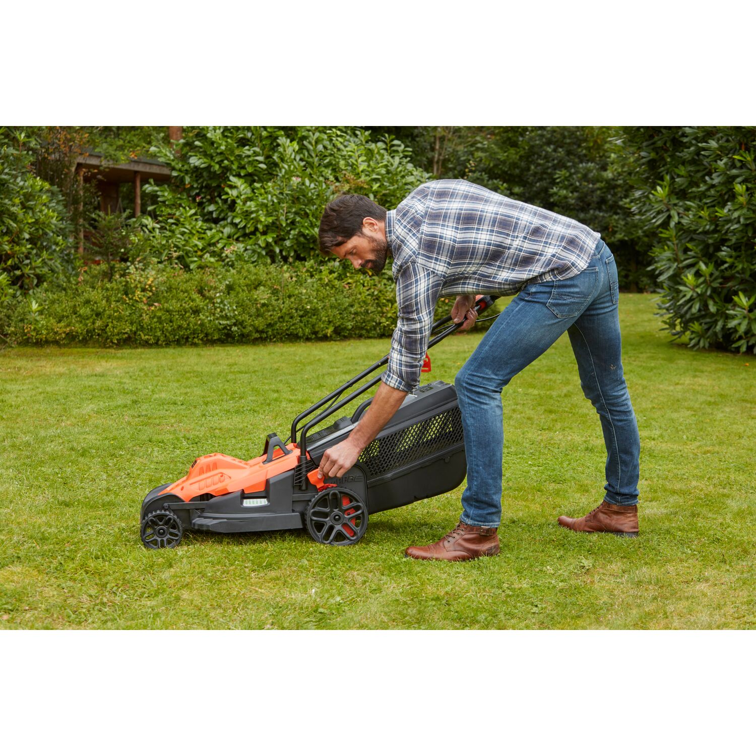 Gräsklippare Black & Decker BEMW471Bh 38Cm 1600W