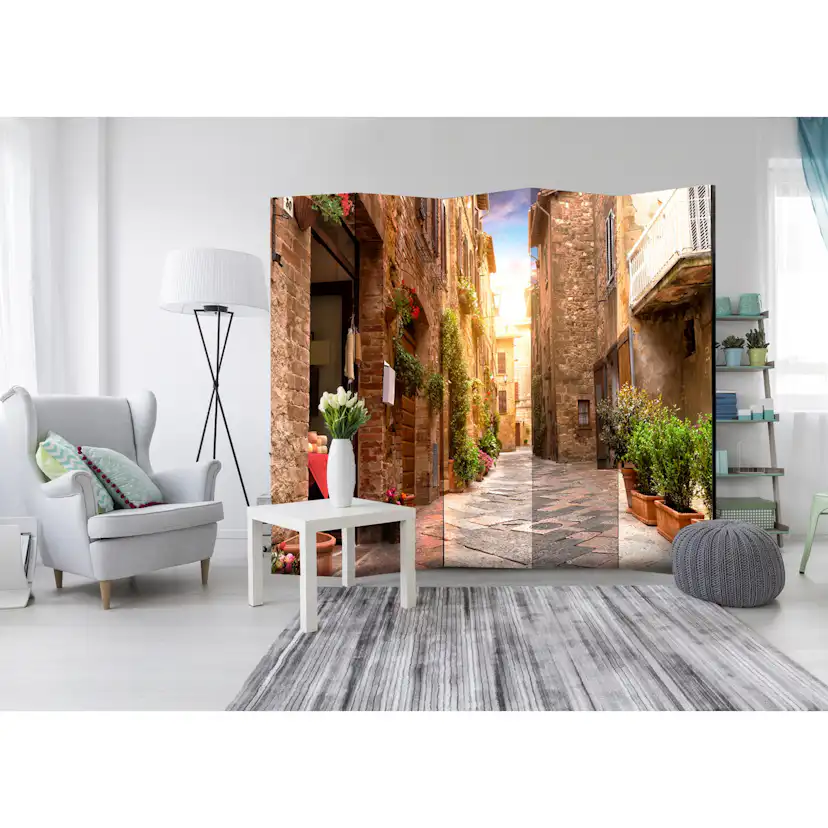 Rumsavdelare Arkiio Colourful Street in Tuscany II 225x172 cm