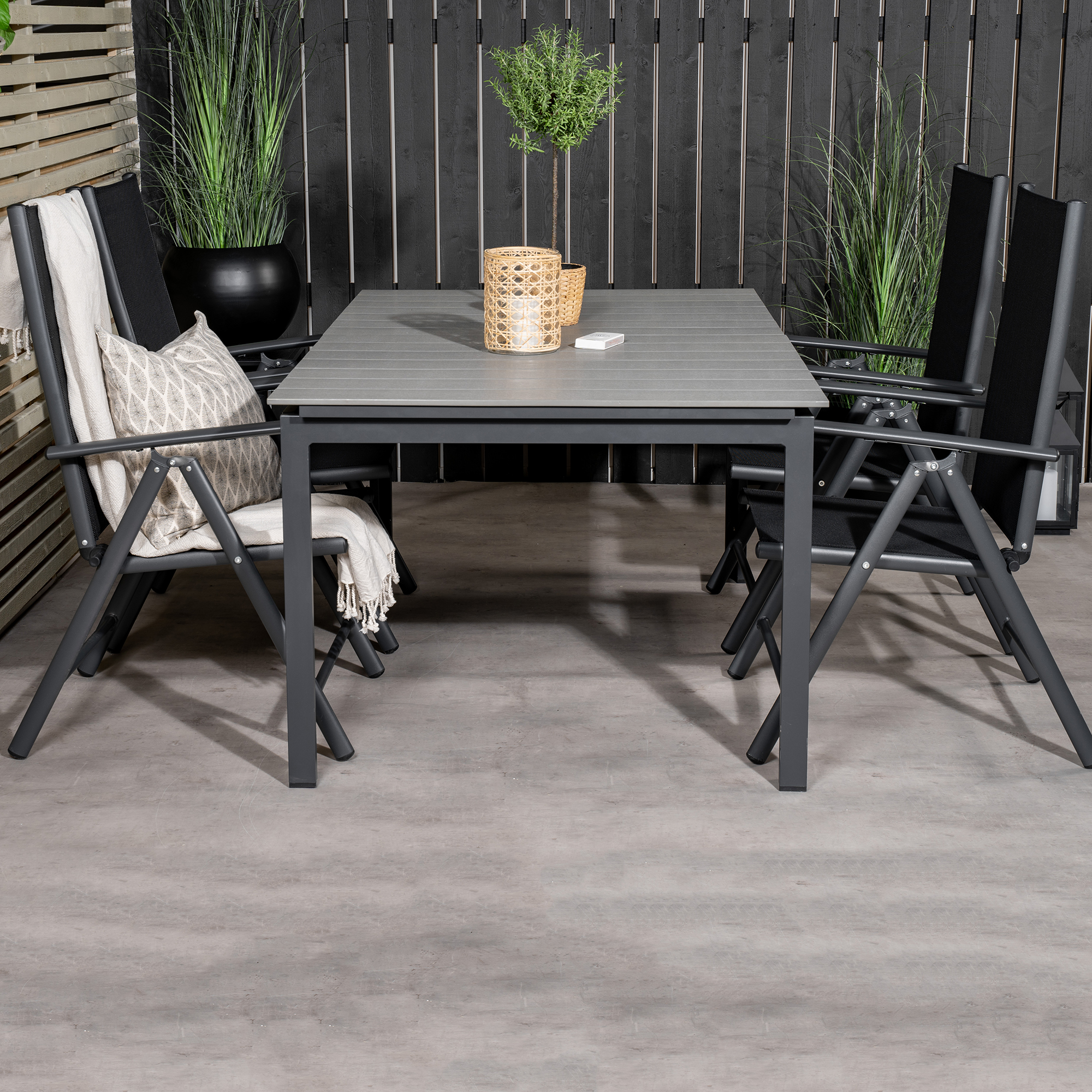 Matgrupp Venture Home Lova 160/240 med 4 Bront Stolar