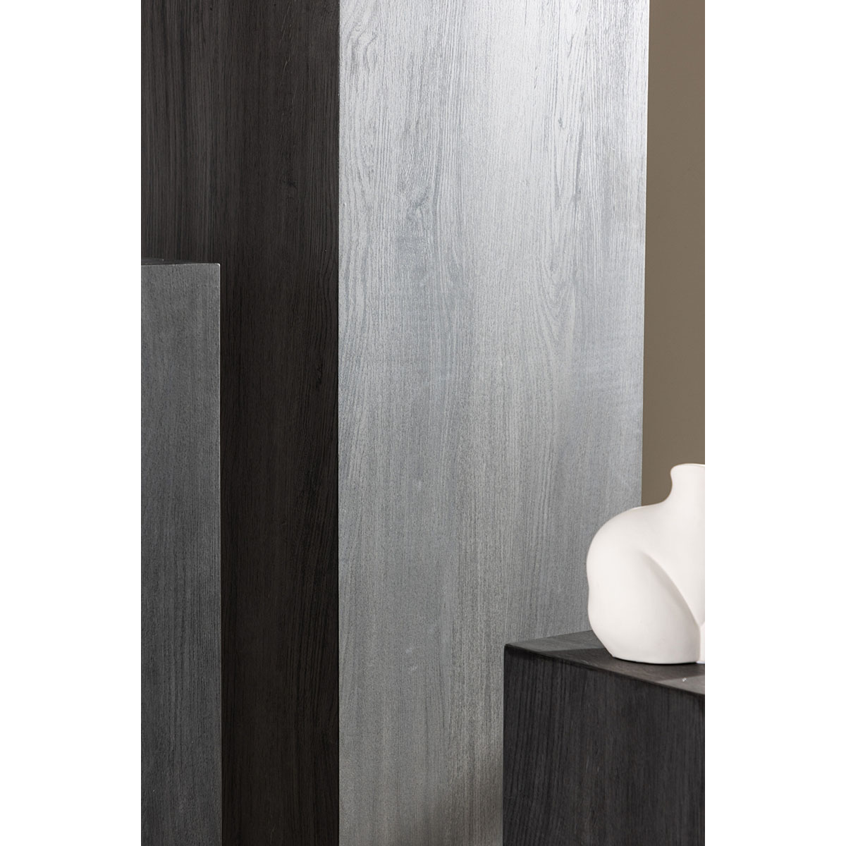 Piedestal Vind Ramsvik Grupp Svarta Sidobord