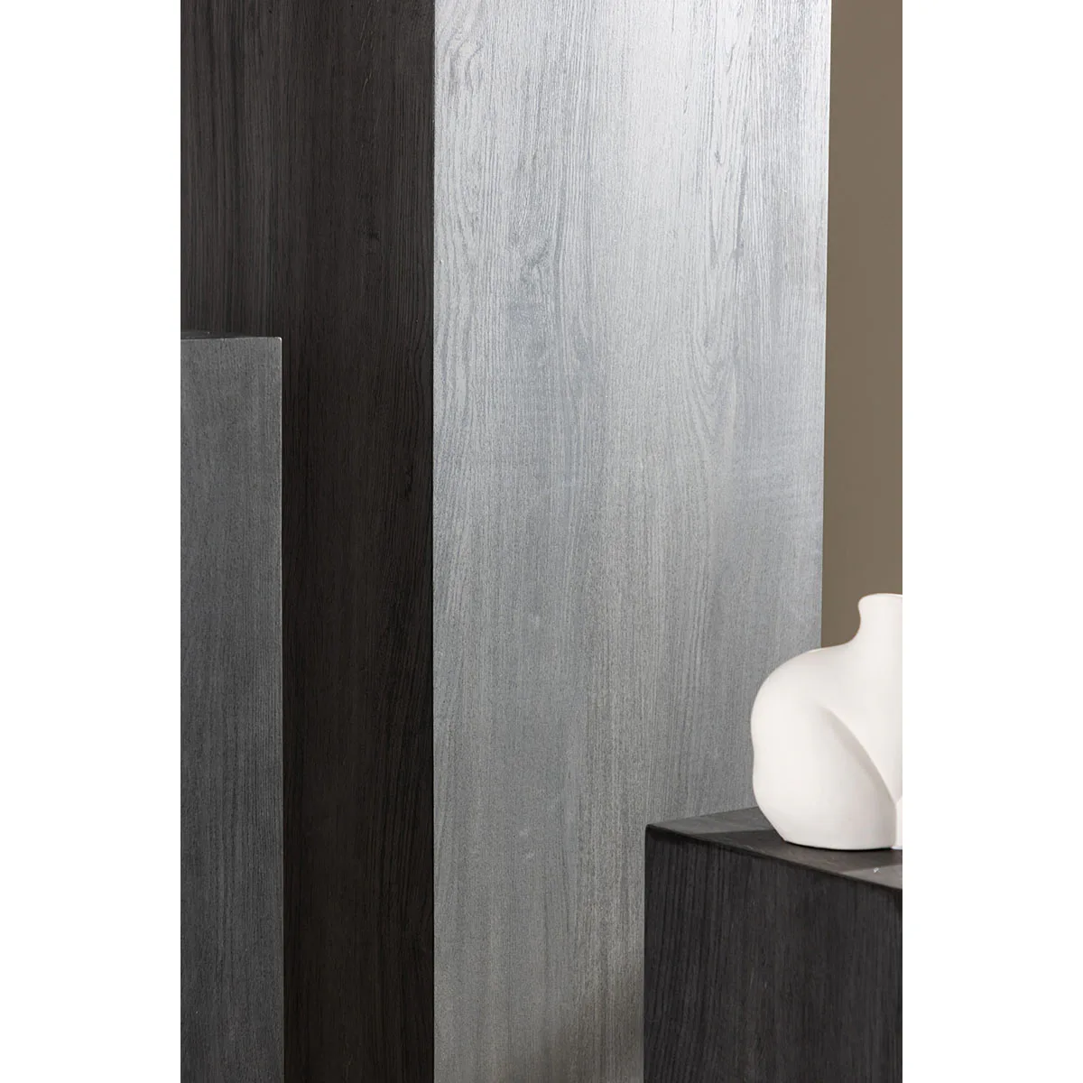 Piedestal Vind Ramsvik Grupp Svarta Sidobord