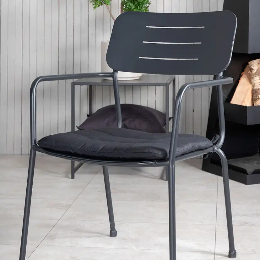 Matgrupp Venture Home Olle med 4 Nime Matstolar