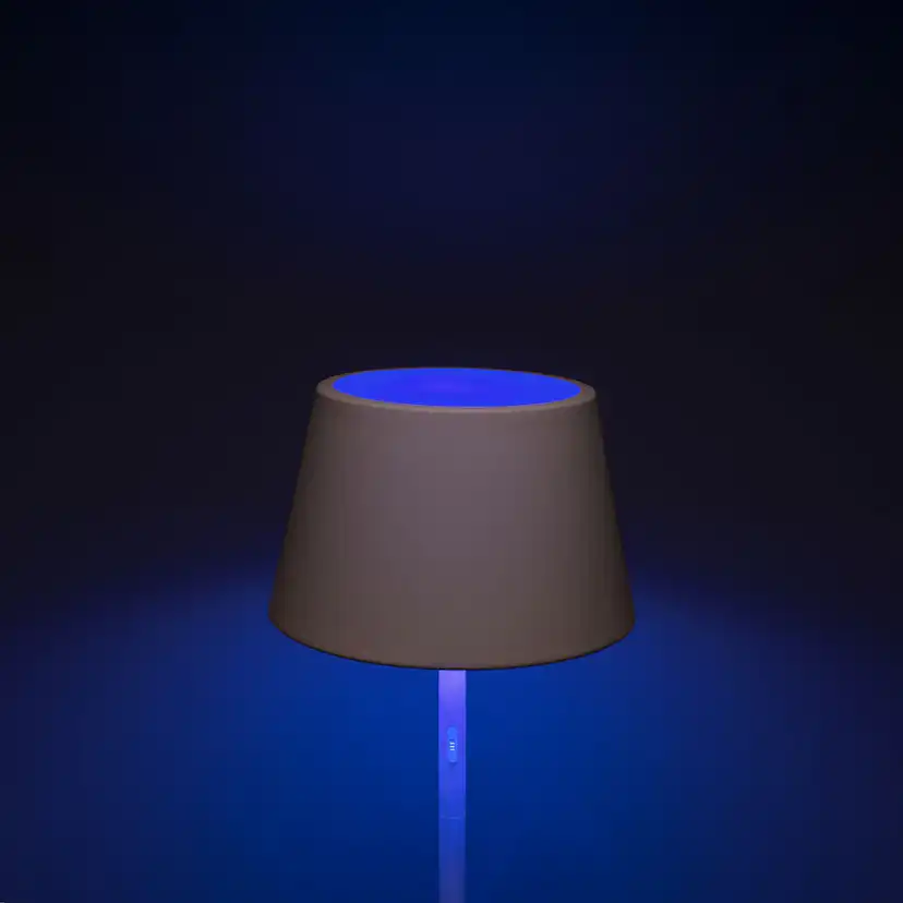 Golvlampa Gnosjö Konstsmide Pomezia USB