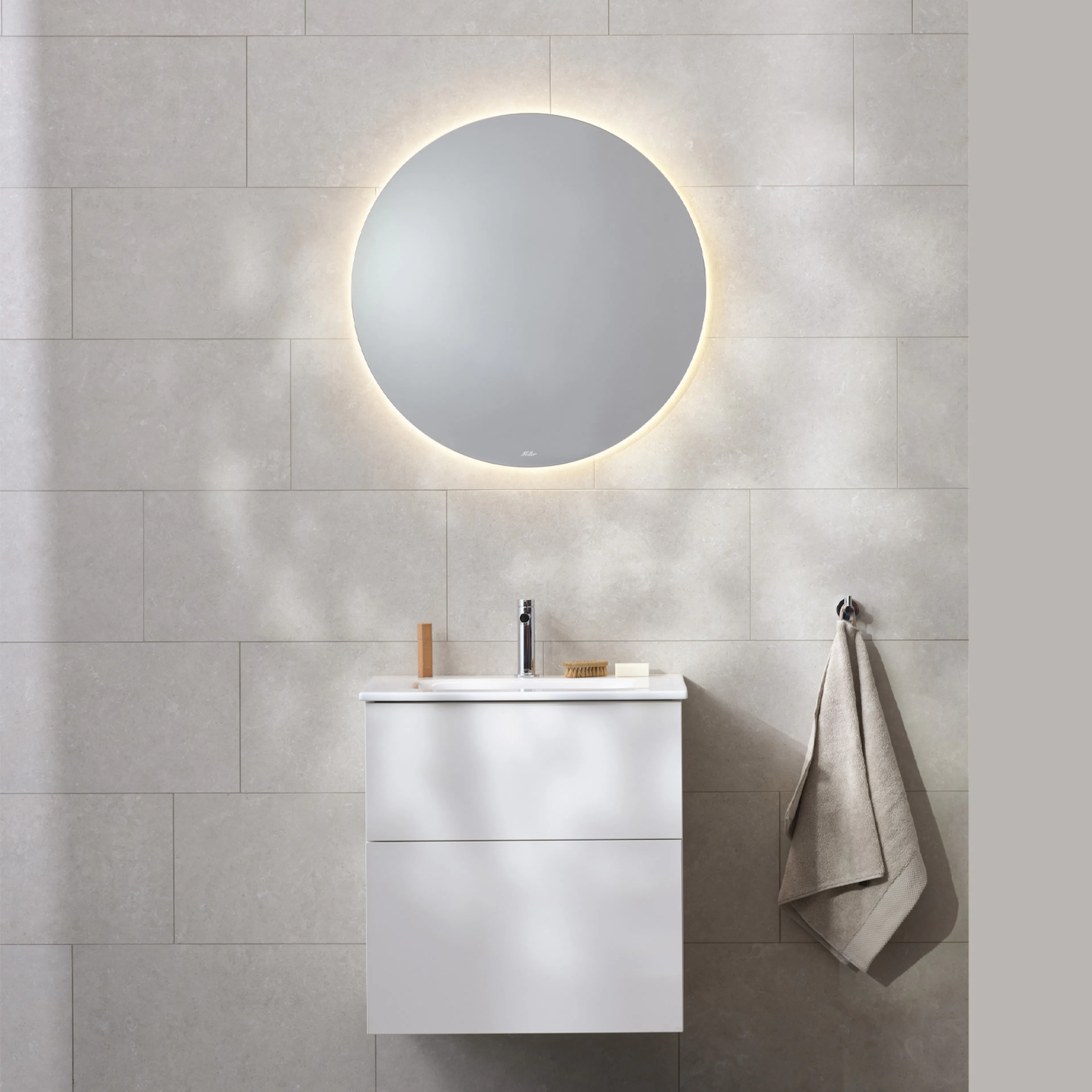 Möbelpaket Miller Badrum New York med Edge Tvättställ och Ambient Spegel