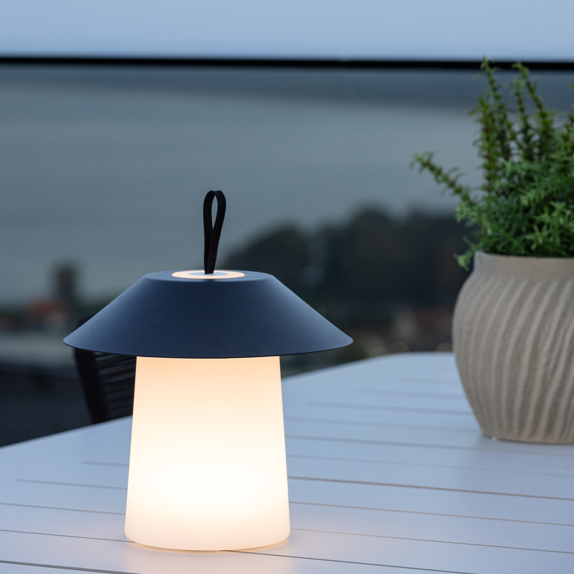 Bordslampa Venture Home Rubu