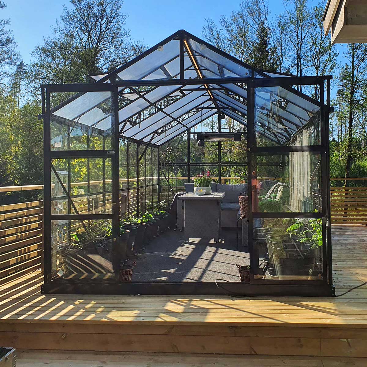 Växthus 14m2, glas, pc-tak, 6 fönster, Svart Svart