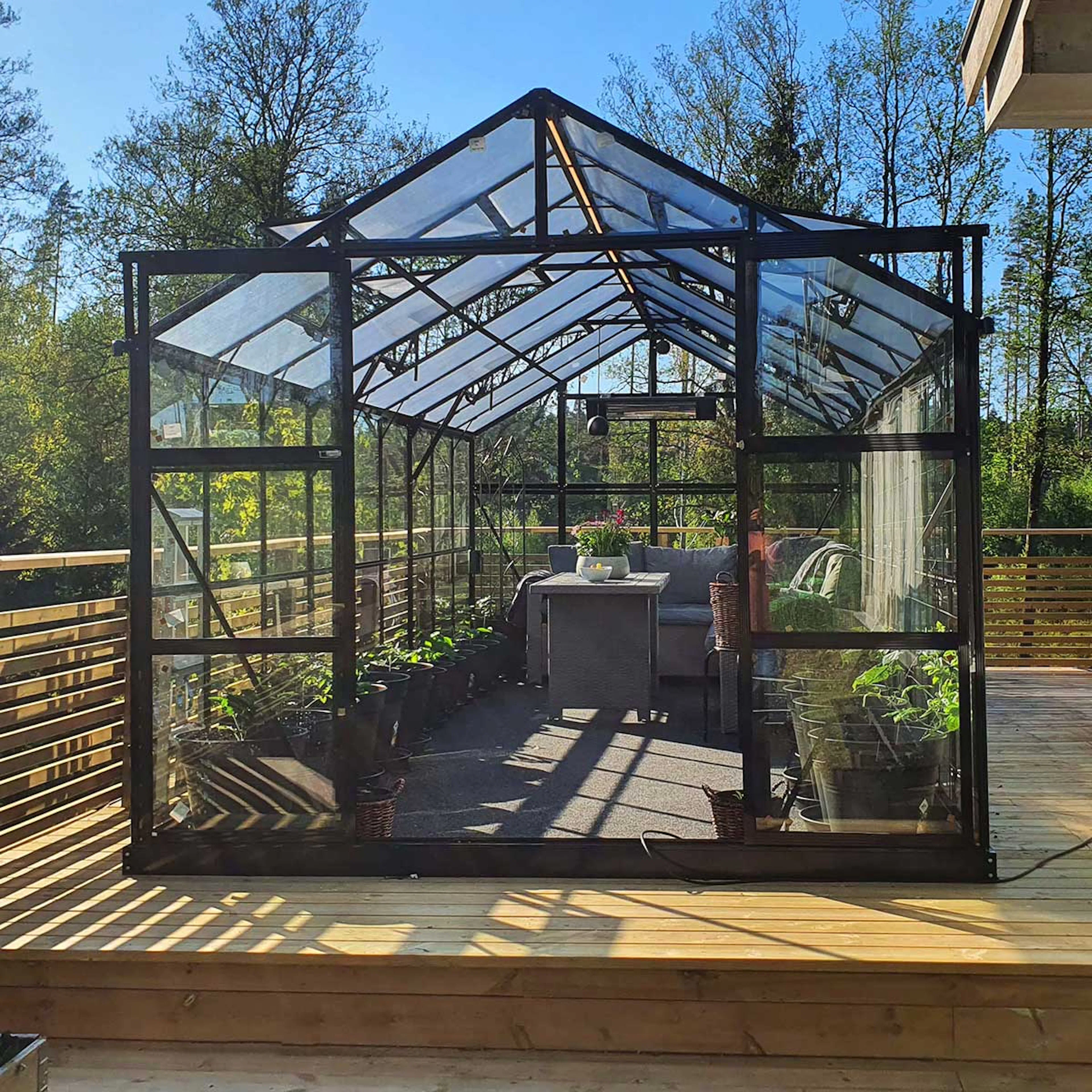 Växthus 14m2, glas, pc-tak, 6 fönster, Svart Svart
