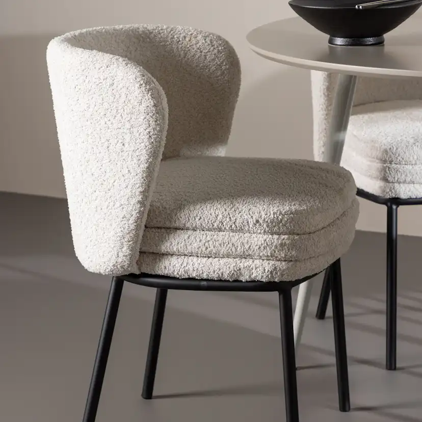 Matgrupp Venture Home Plaza Ø120 med 4 st Agnes Stolar
