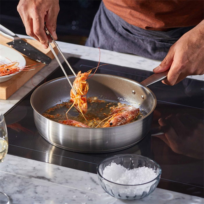 Traktörpanna Fiskars All Steel 26 cm Med Praktiska Måttenheter