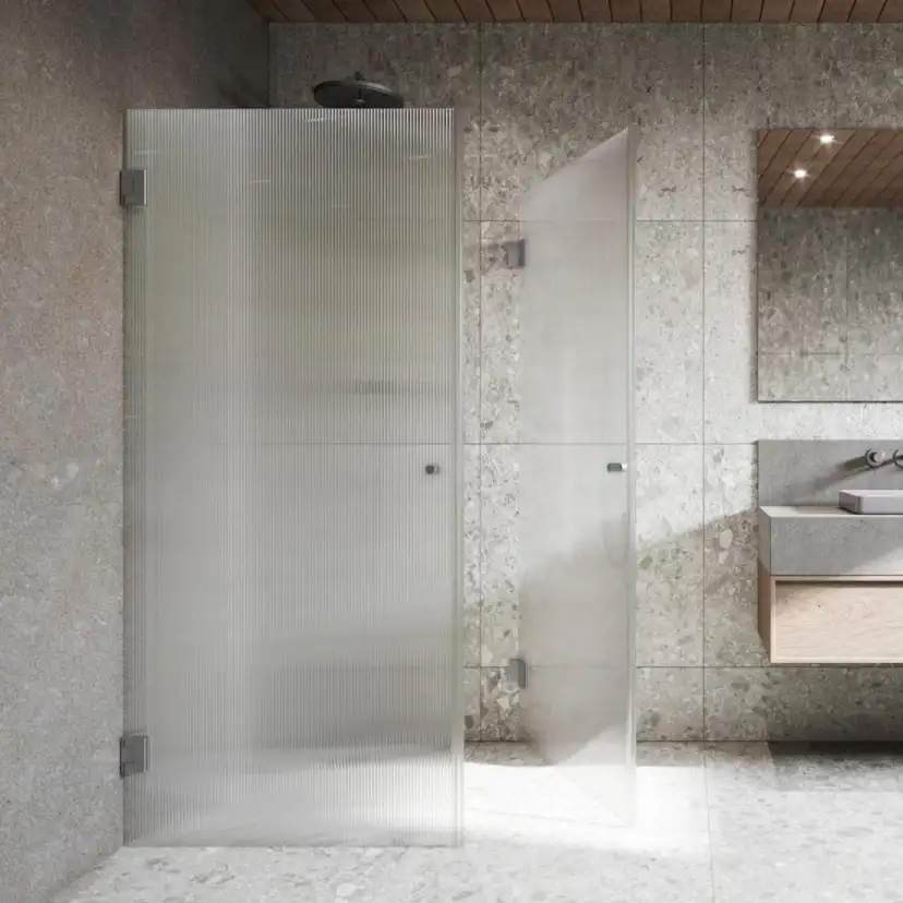 Invitrea Flair GH22/80x80/Blank mässing/Fingergreppsknopp/Gr Storlek: 800x800 mm, Glastyp: Gråtonat Glas, Profil: Blank Mässing, Handtag: Fingergreppsknopp