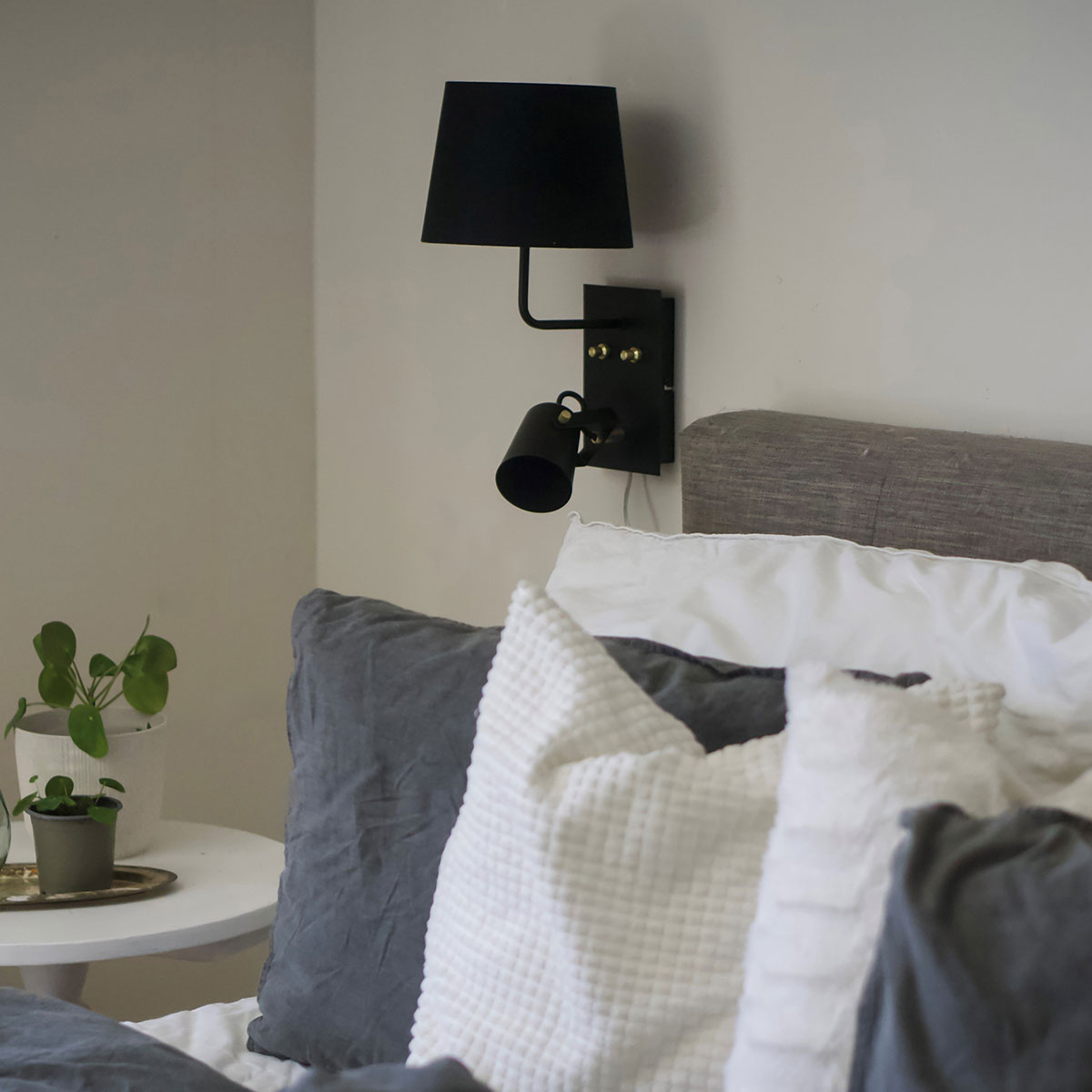 METZ vägglampa med tygskärm, svart/matt mässing Svart/Matt Mässing