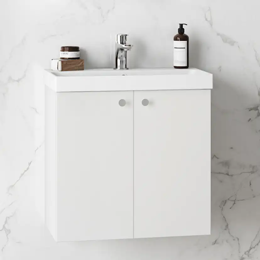 KOMMOD HED LUCKOR VIT 550 Med luckor