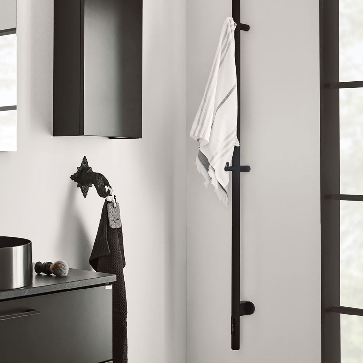 HANDDUKSTORK UNO 75X1400 SVART Svart