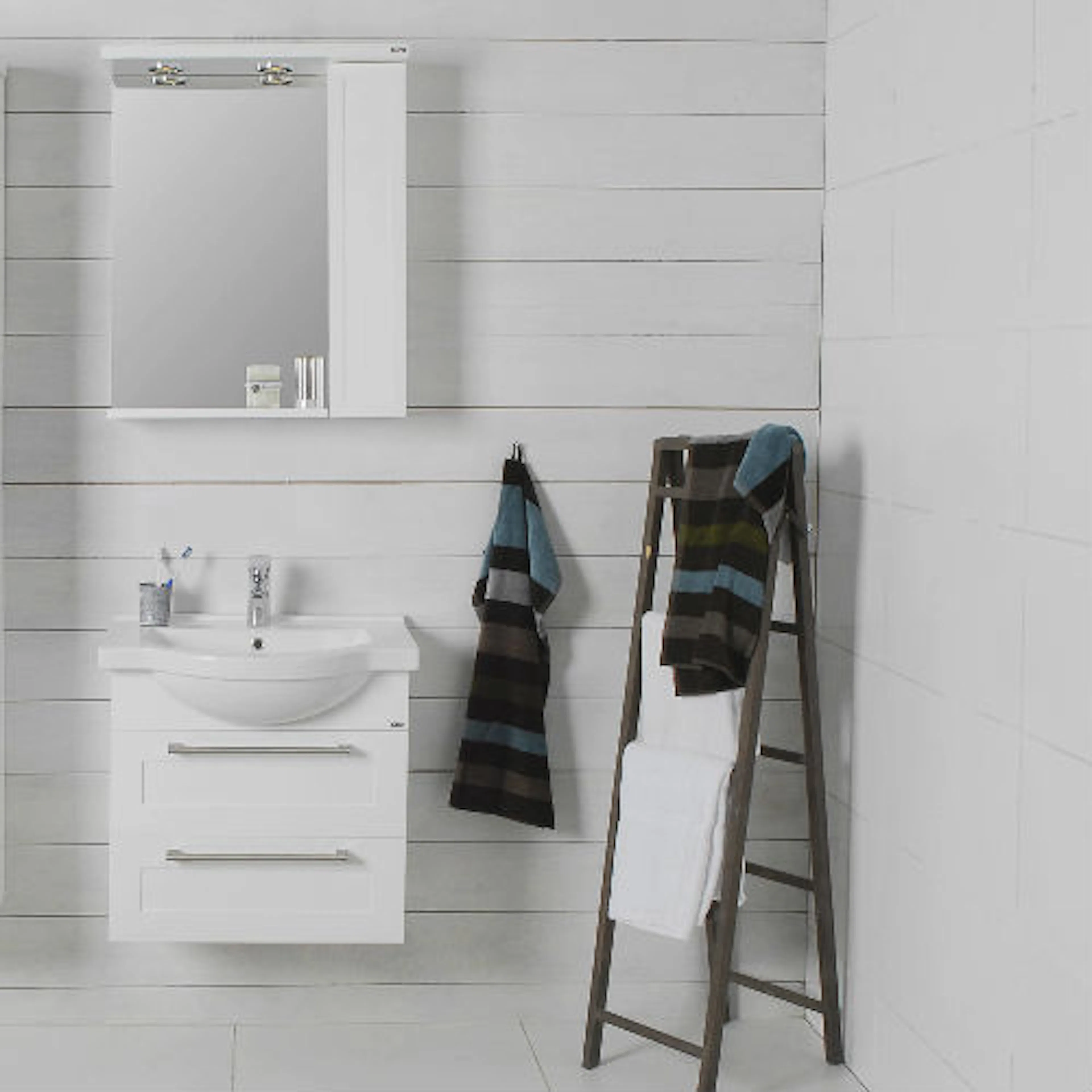 Möbelpaket Noro Newport 600 Matt Vit med Spegelskåp Höger