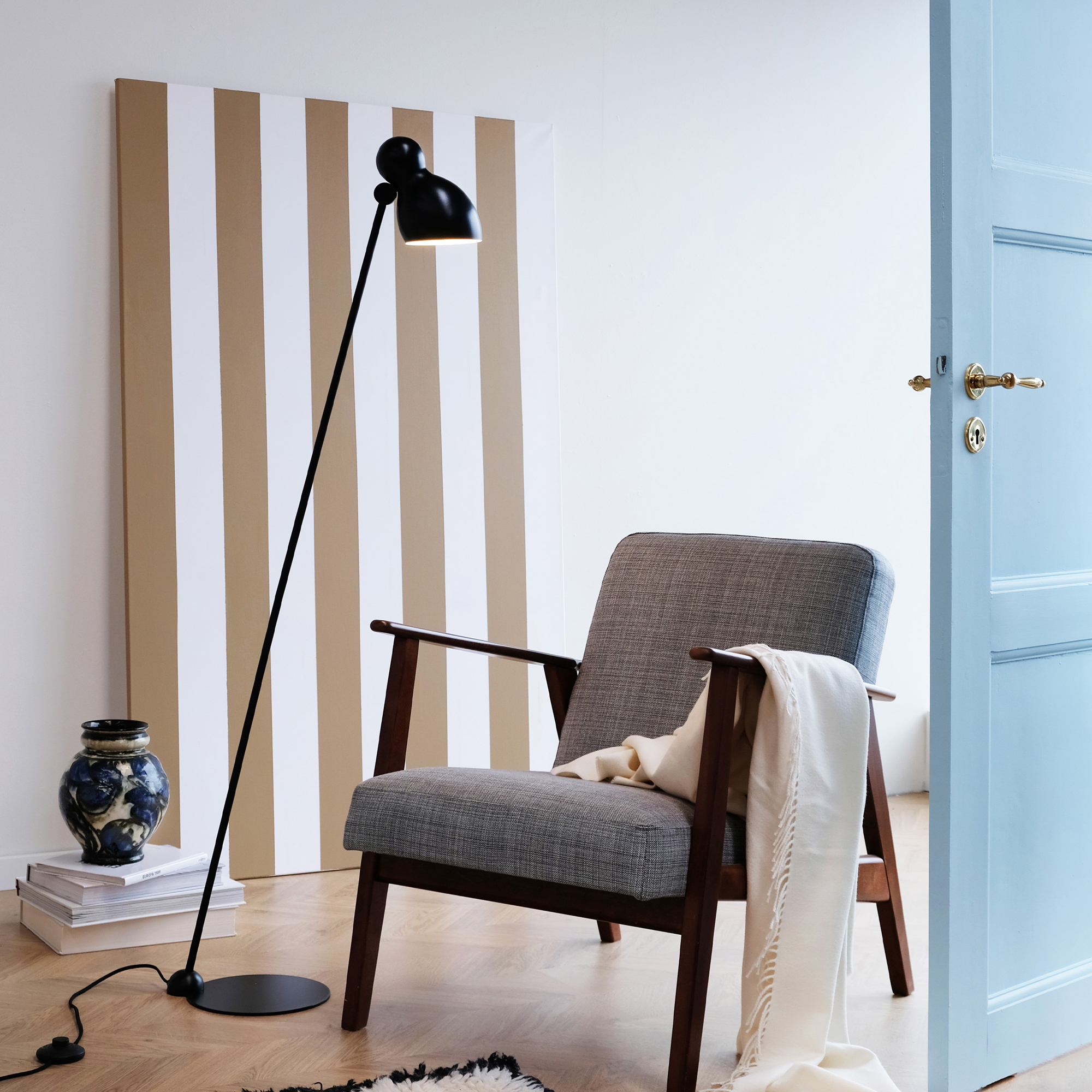 Golvlampa Dyberg Larsen Ludo