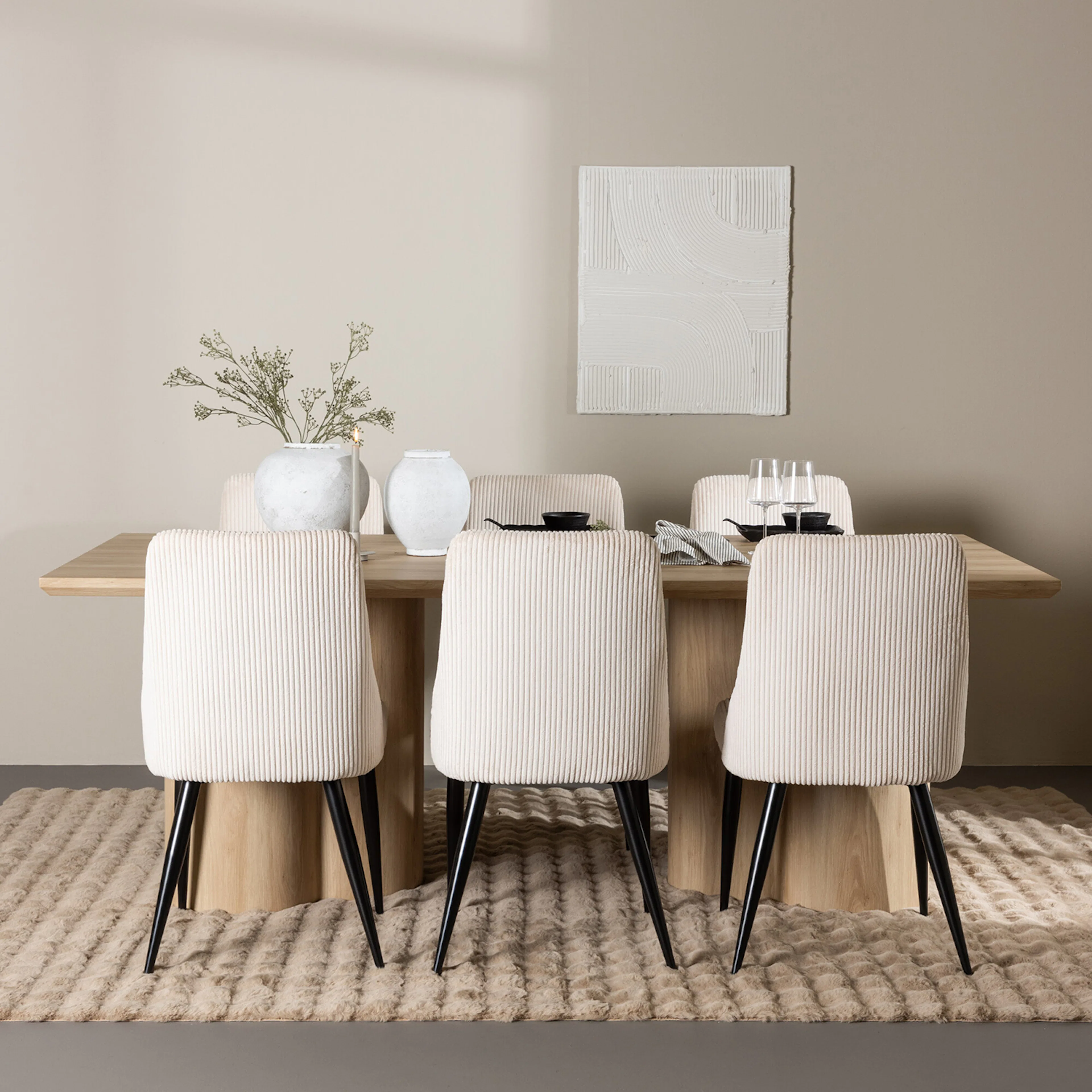 Olivia Dining Table with Leone Dining Chair Vittvätt/Beige