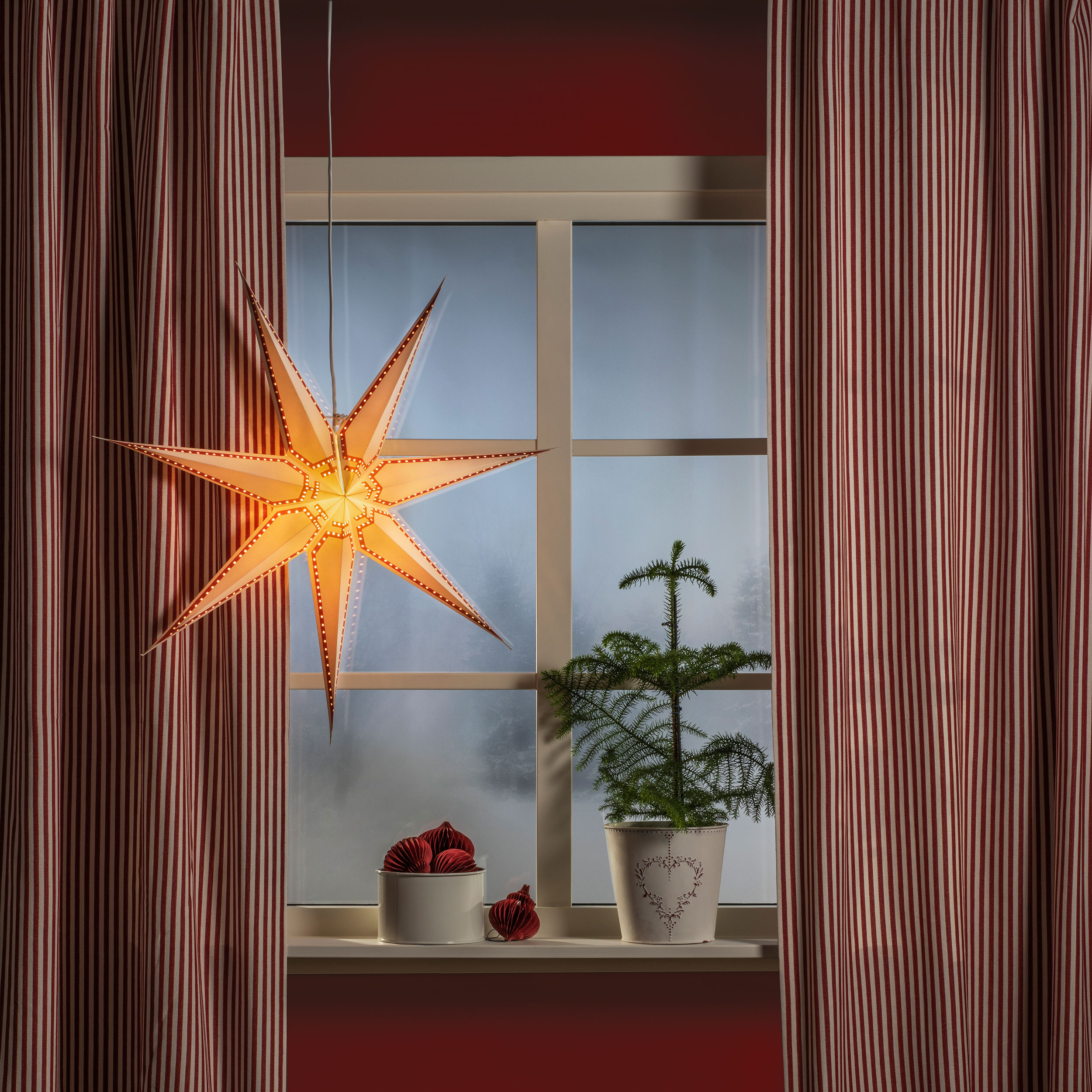 Adventsstjärna Gnosjö Konstsmide Rödmönstrad 78 cm