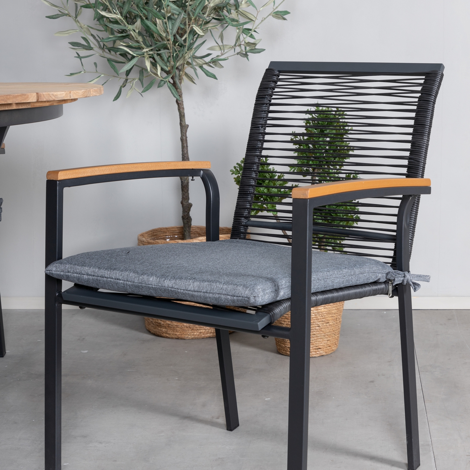 Matgrupp Venture Home Meya med 4 Douglas Matstolar