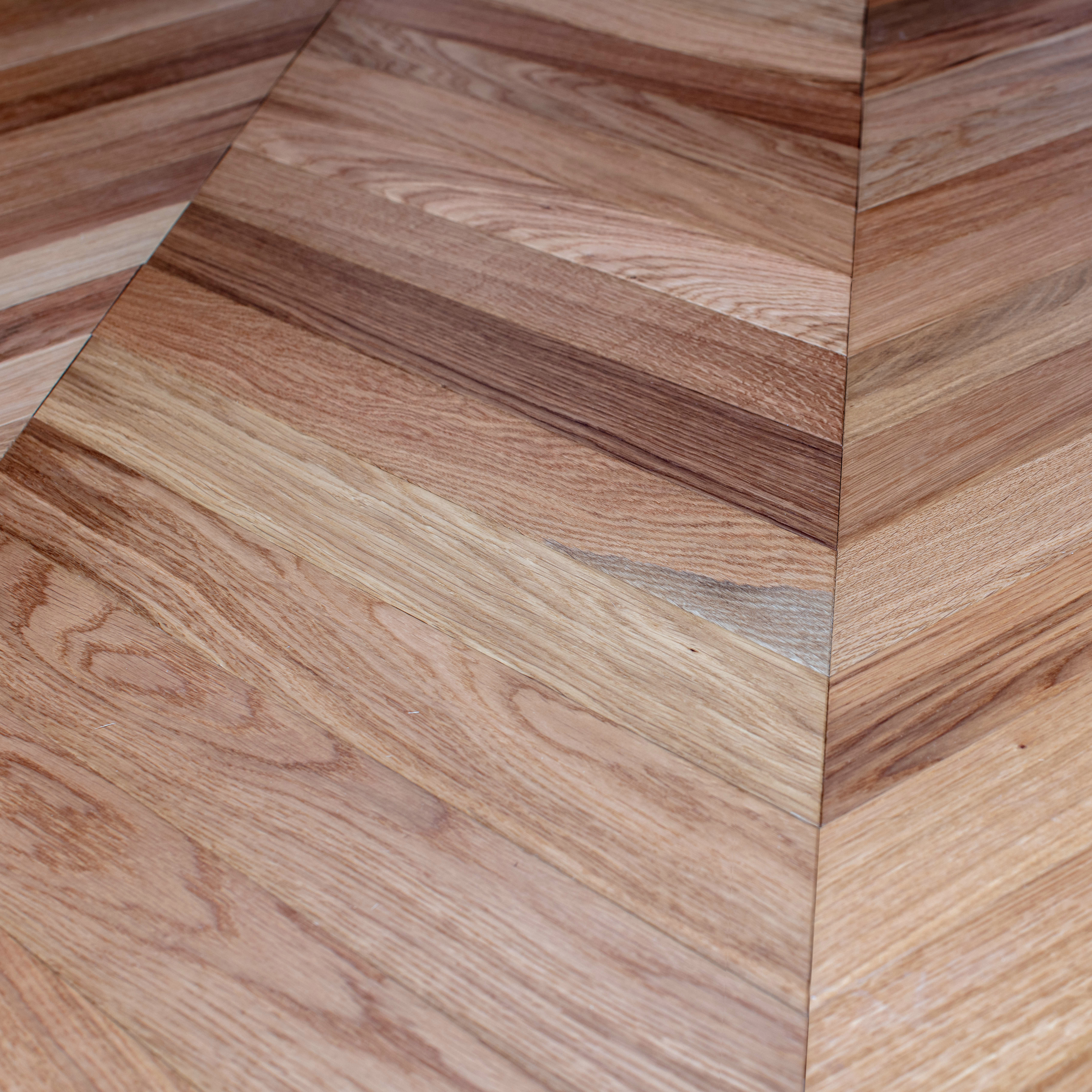 Fiskbensparkett Nordic Floor Ek 1-Stav Chevron Natural 45°