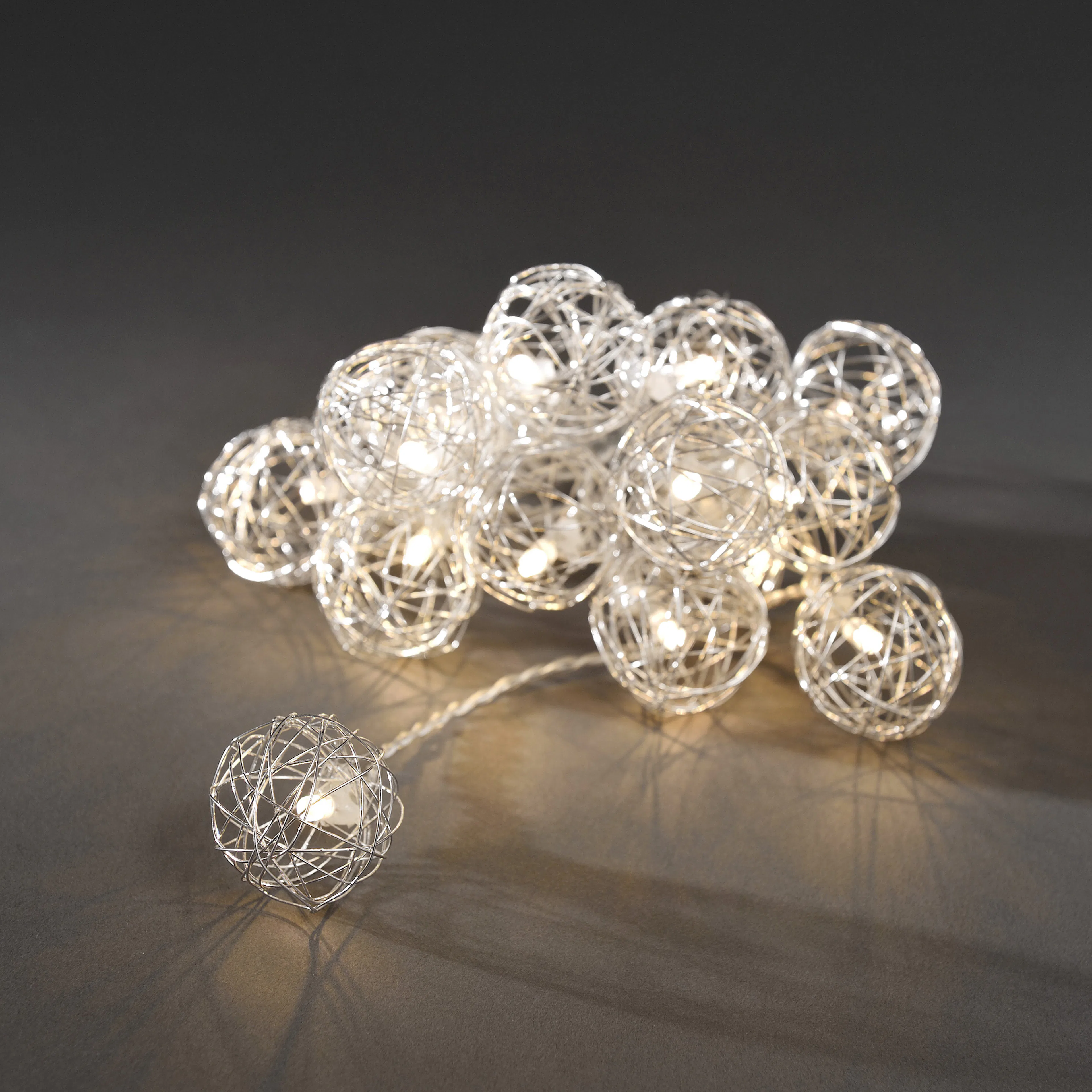 Slinga 16 varmvita LED Silver
