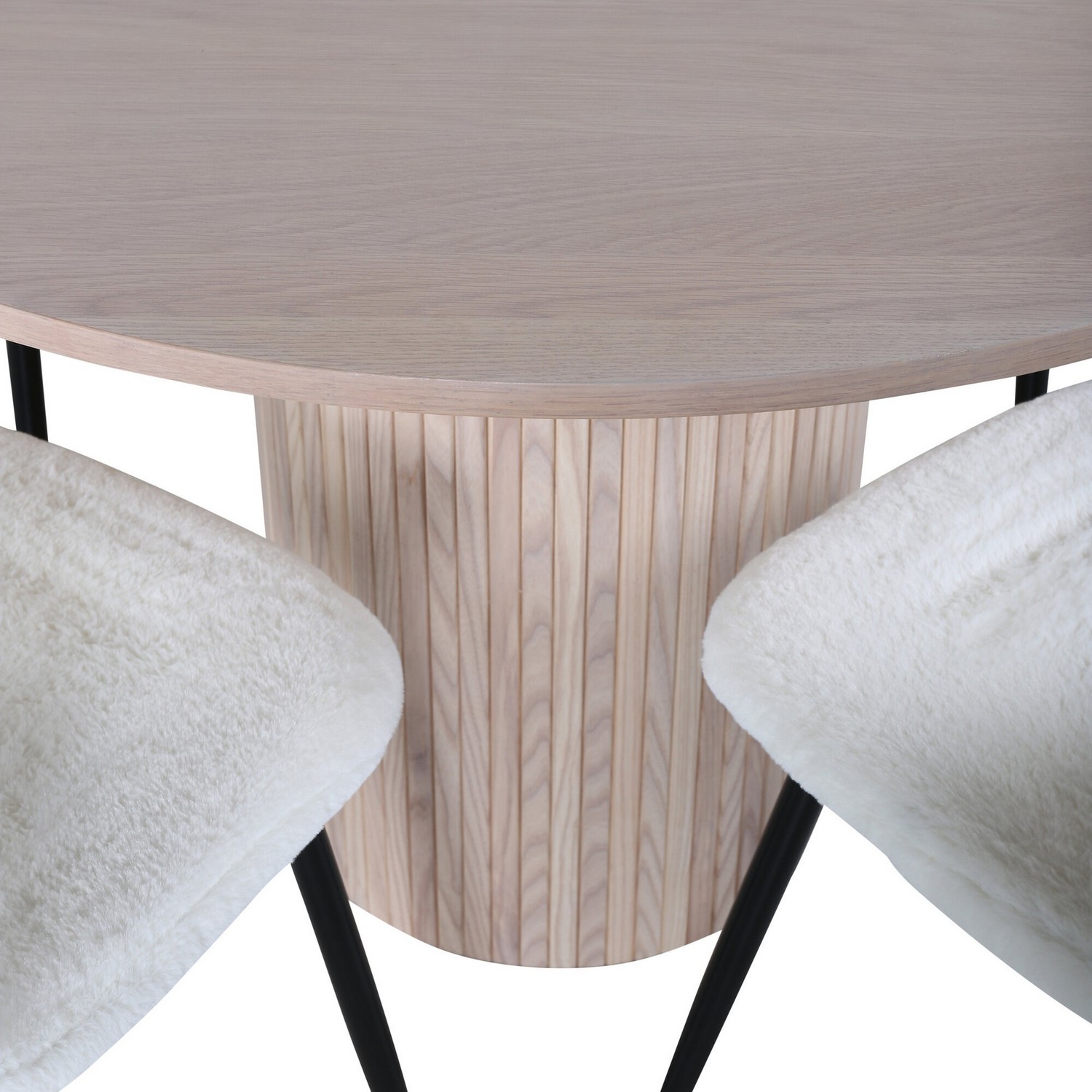Matgrupp Venture Home Bianca Rund med 4 Pobbie Stolar
