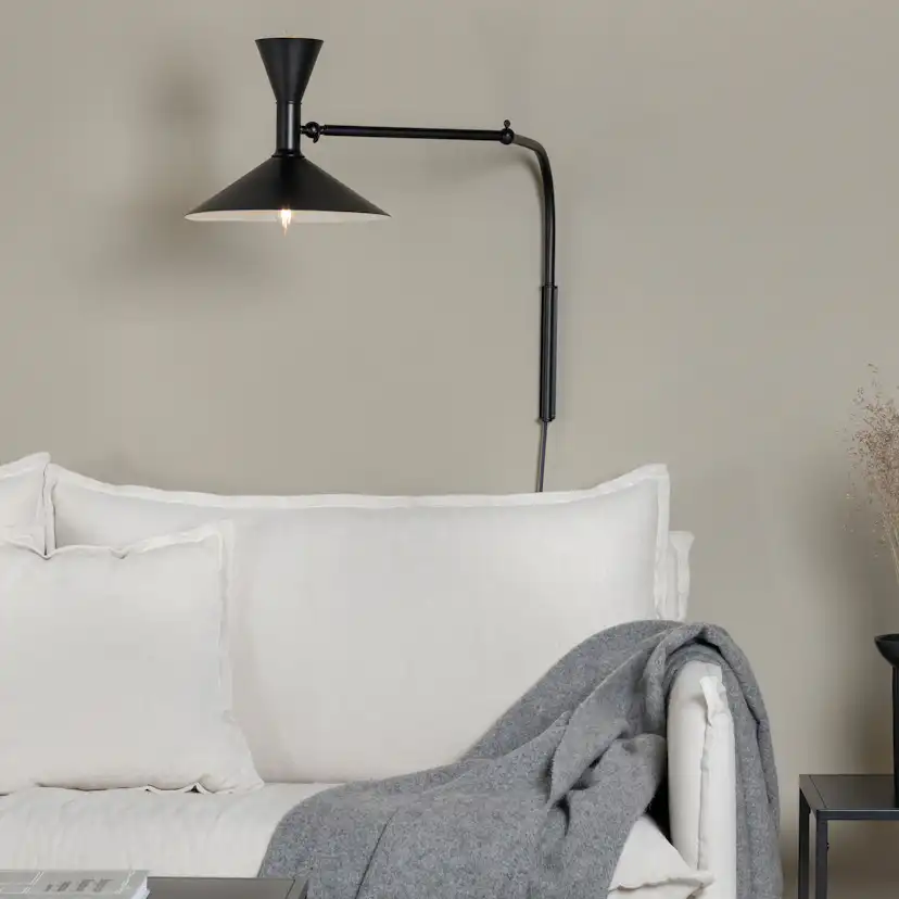 Vägglampa Venture Home Carin