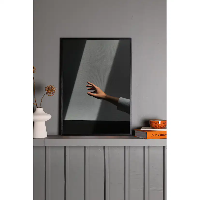 Posters Venture Home Reaching Hand Grå