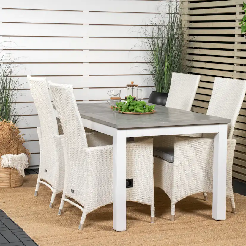 Matgrupp Venture Home Aleyna 152/210 med 4 Pishi Matstolar