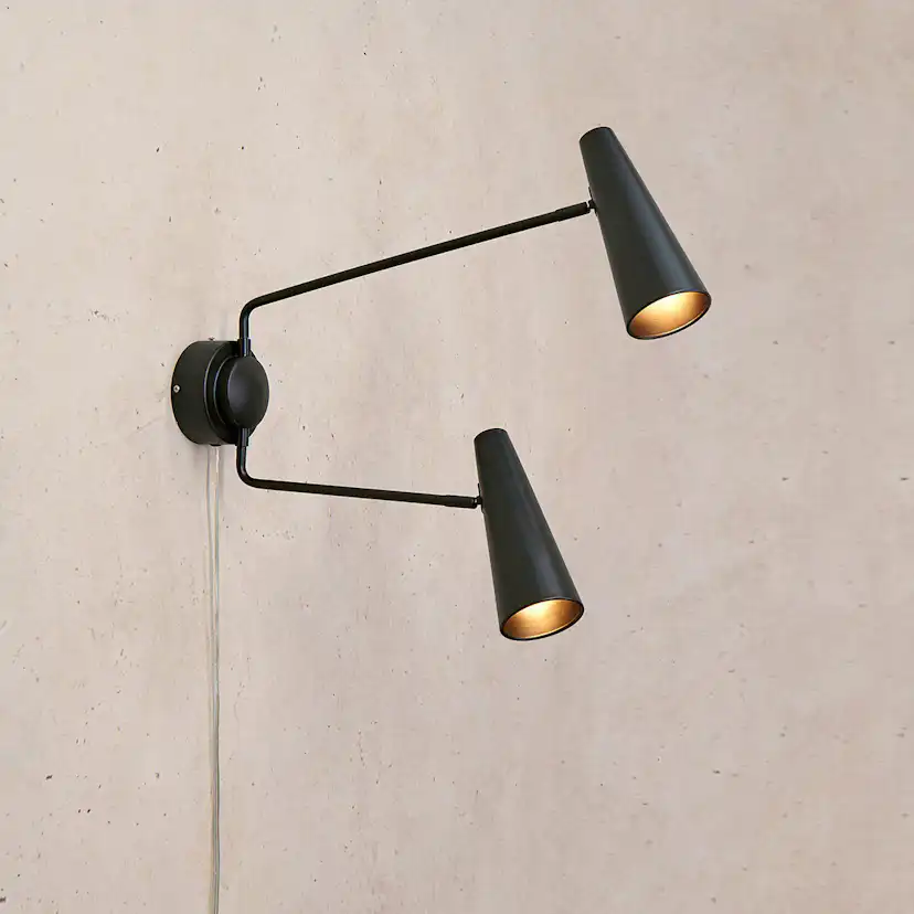 Vägglampa Markslöjd Peak