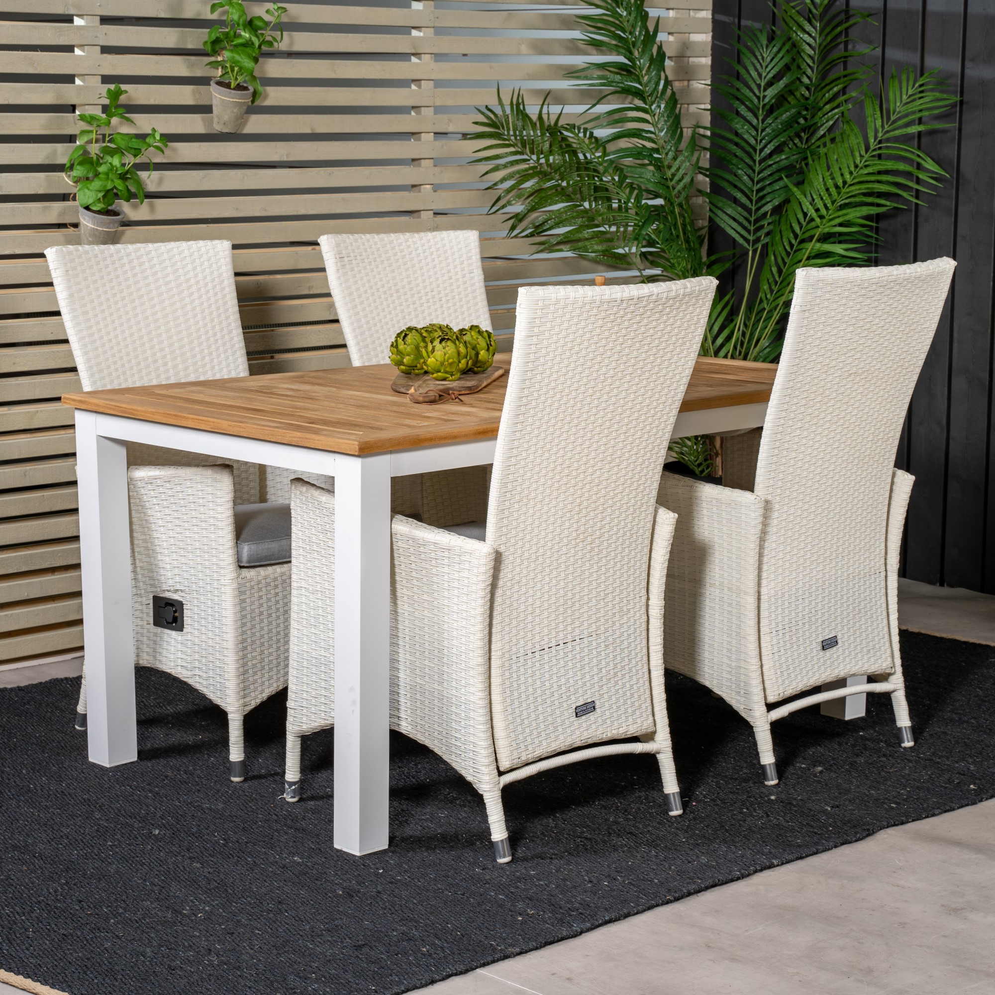 Matgrupp Venture Home Perla 152/210 med 4 Pishi Matstolar