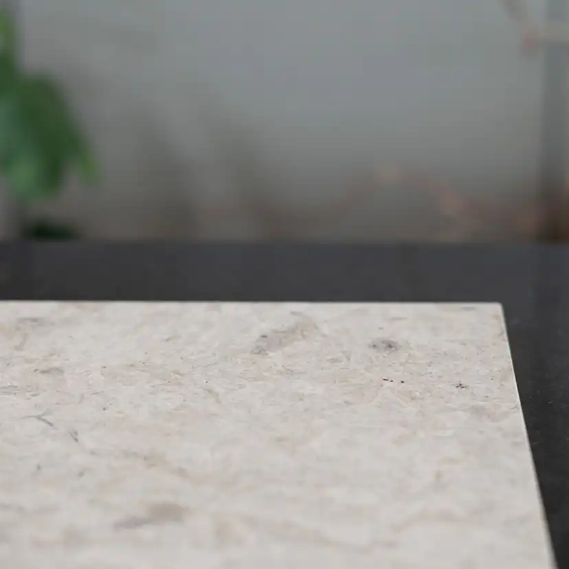 Kalksten Italian Marble Lindholmen 30 cm Fallande Längd Slipad