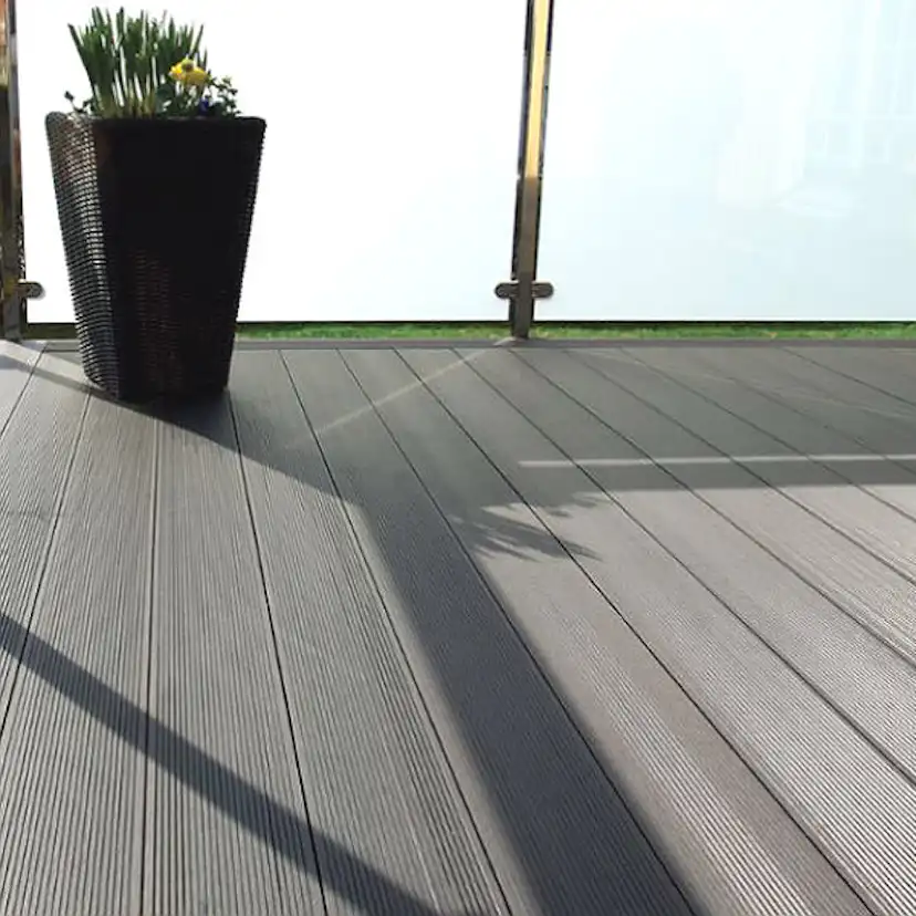 Komposittrall gop Woodlon Ljusgrå Solid 5400 mm Helpall