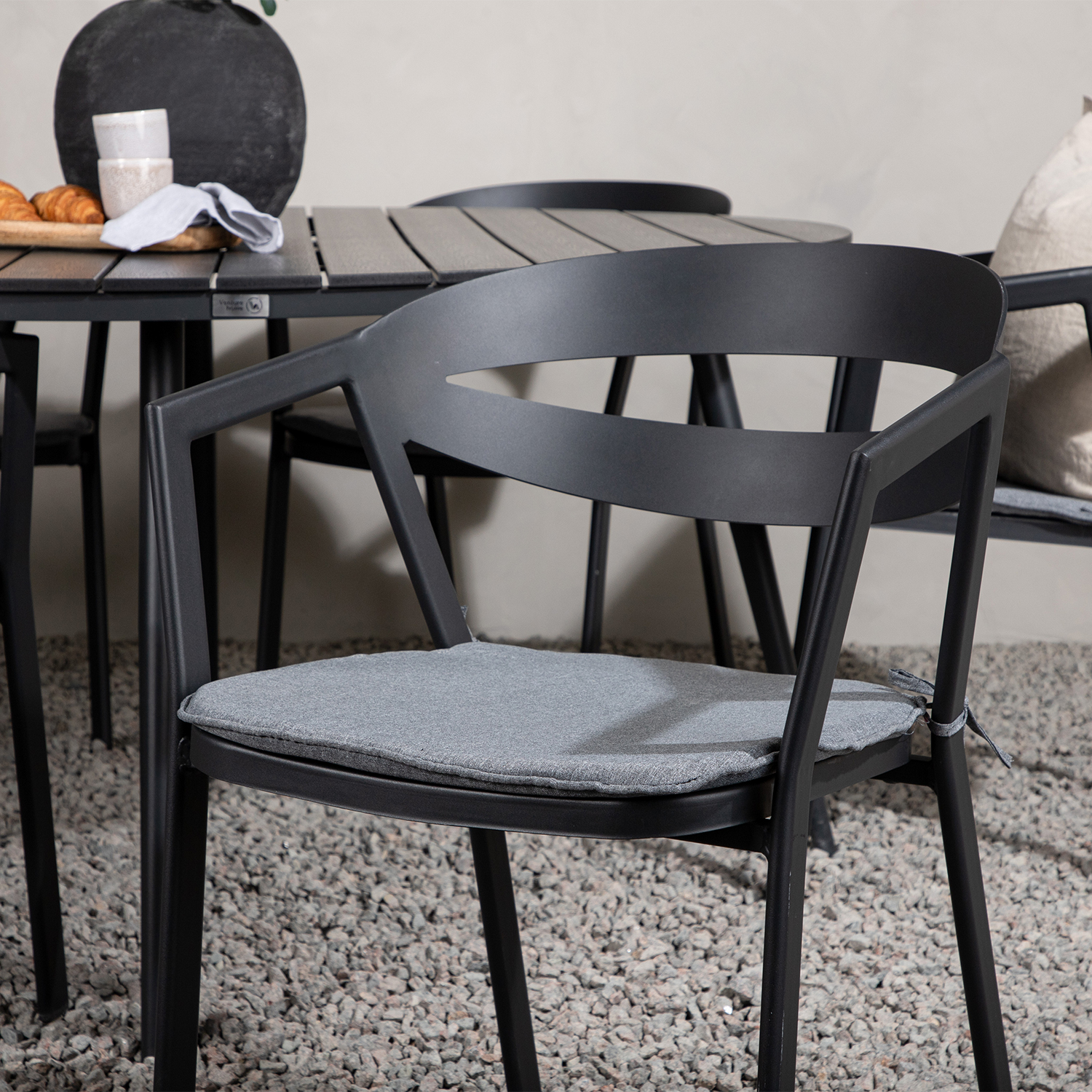 Matgrupp Venture Home Break Ø150 med 6 Slit Stapelstolar
