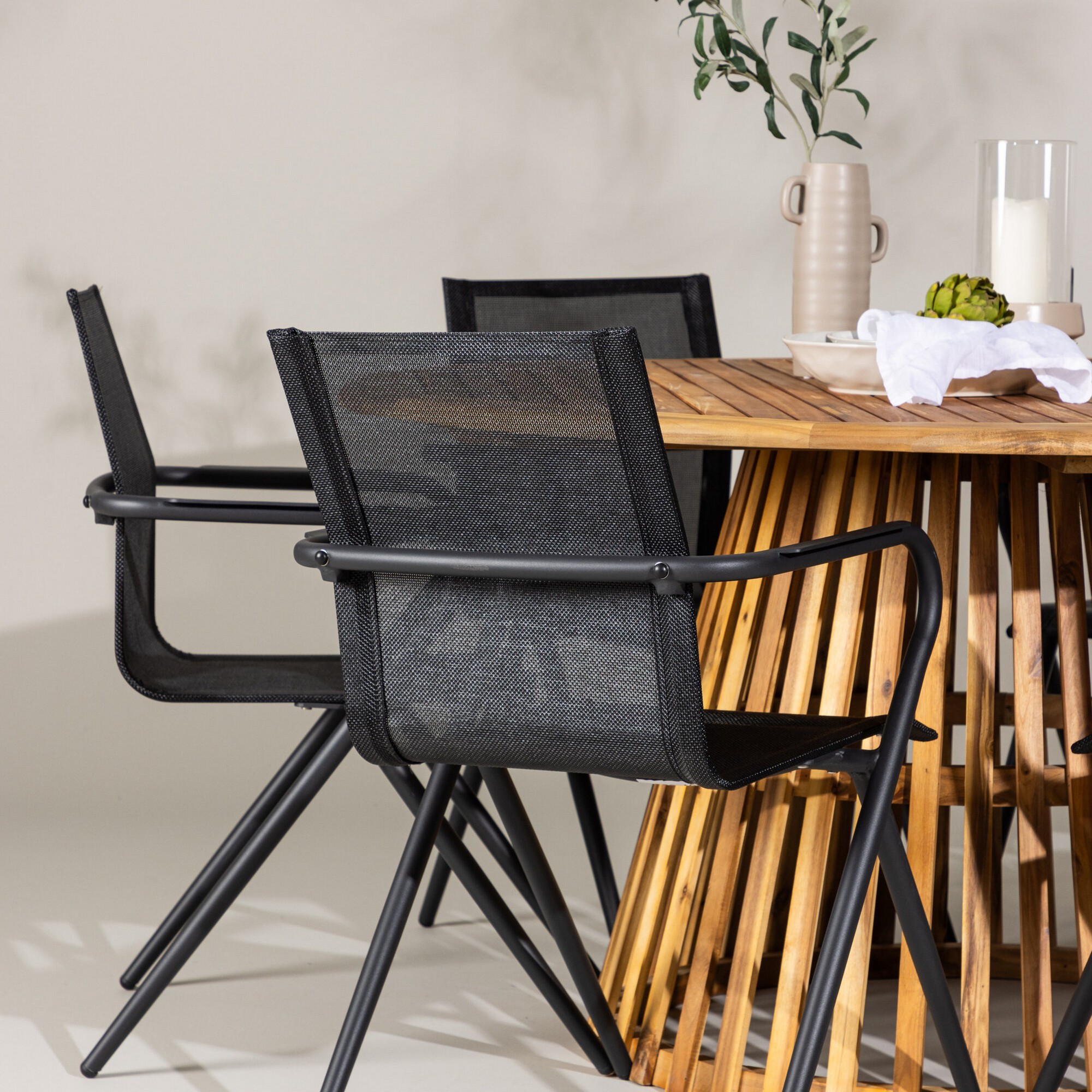 Tucumán Dining Table - Acacia ø120 +Alina Dining Chair - Bla Trädgårdsgrupp Venture Home Tucumán med 6 Alina Stolar