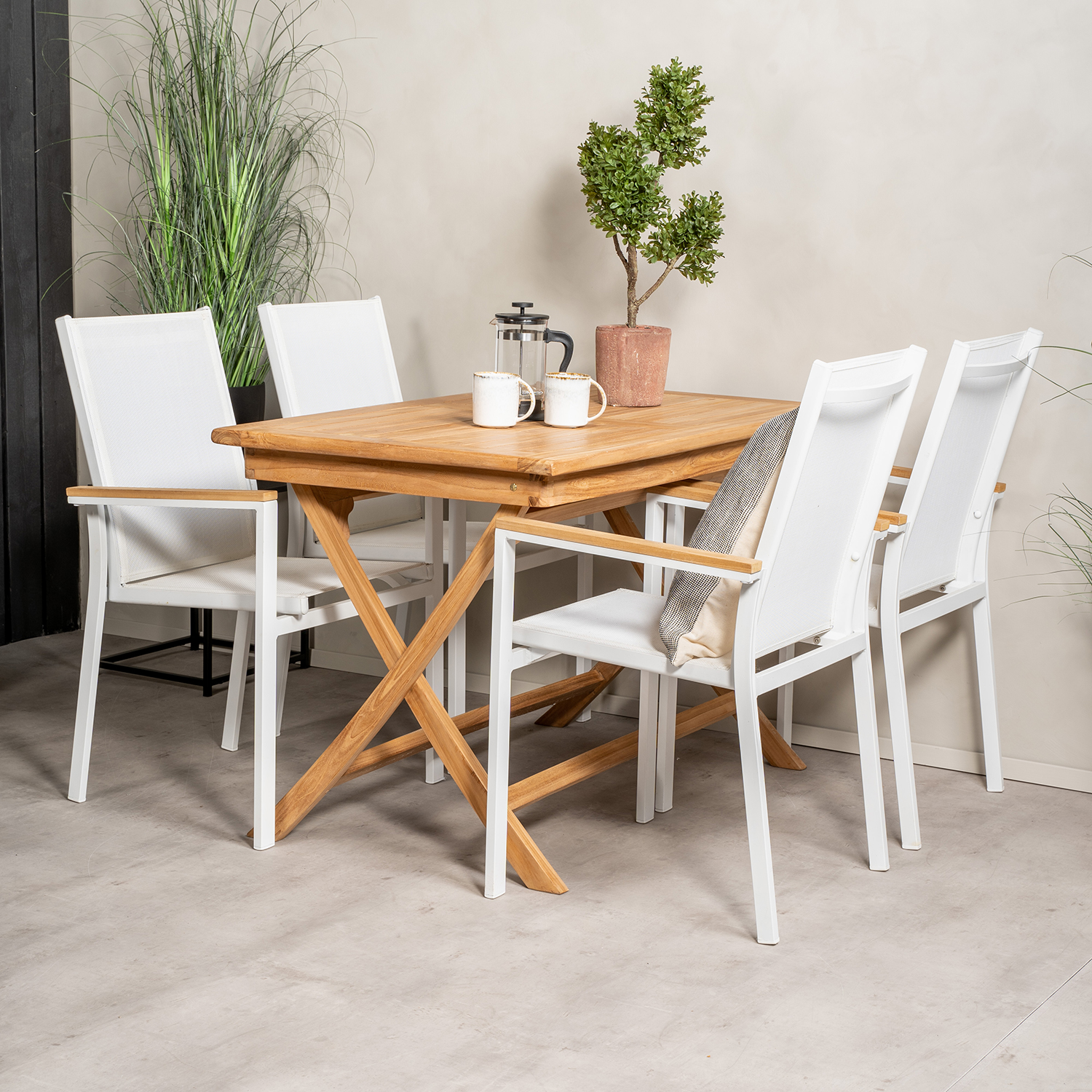 Matgrupp Venture Home Kenya 120x70 Teak med 4 Texas Stapelstolar