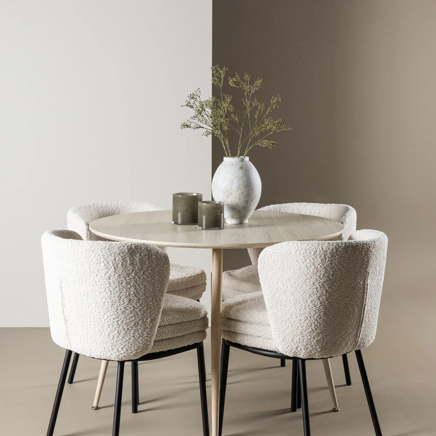 Plaza Dining Table with Agnes Dining Chair Vittvätt/Vit