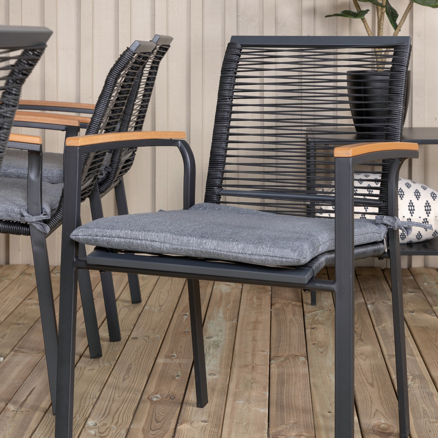 Matgrupp Venture Home Perla med 8 Douglas Matstolar