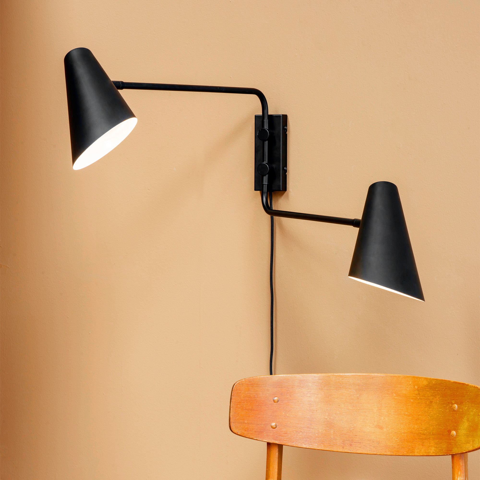 Vägglampa Dyberg Larsen Cale 2 Lampor