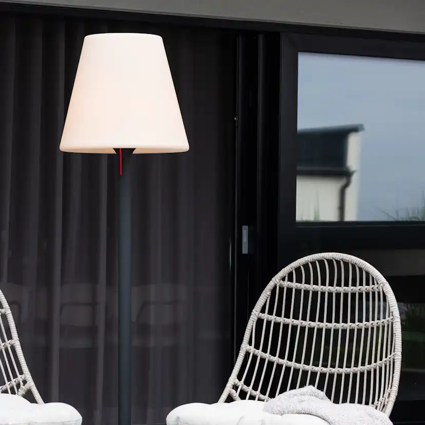 Golvlampa Venture Home Moris