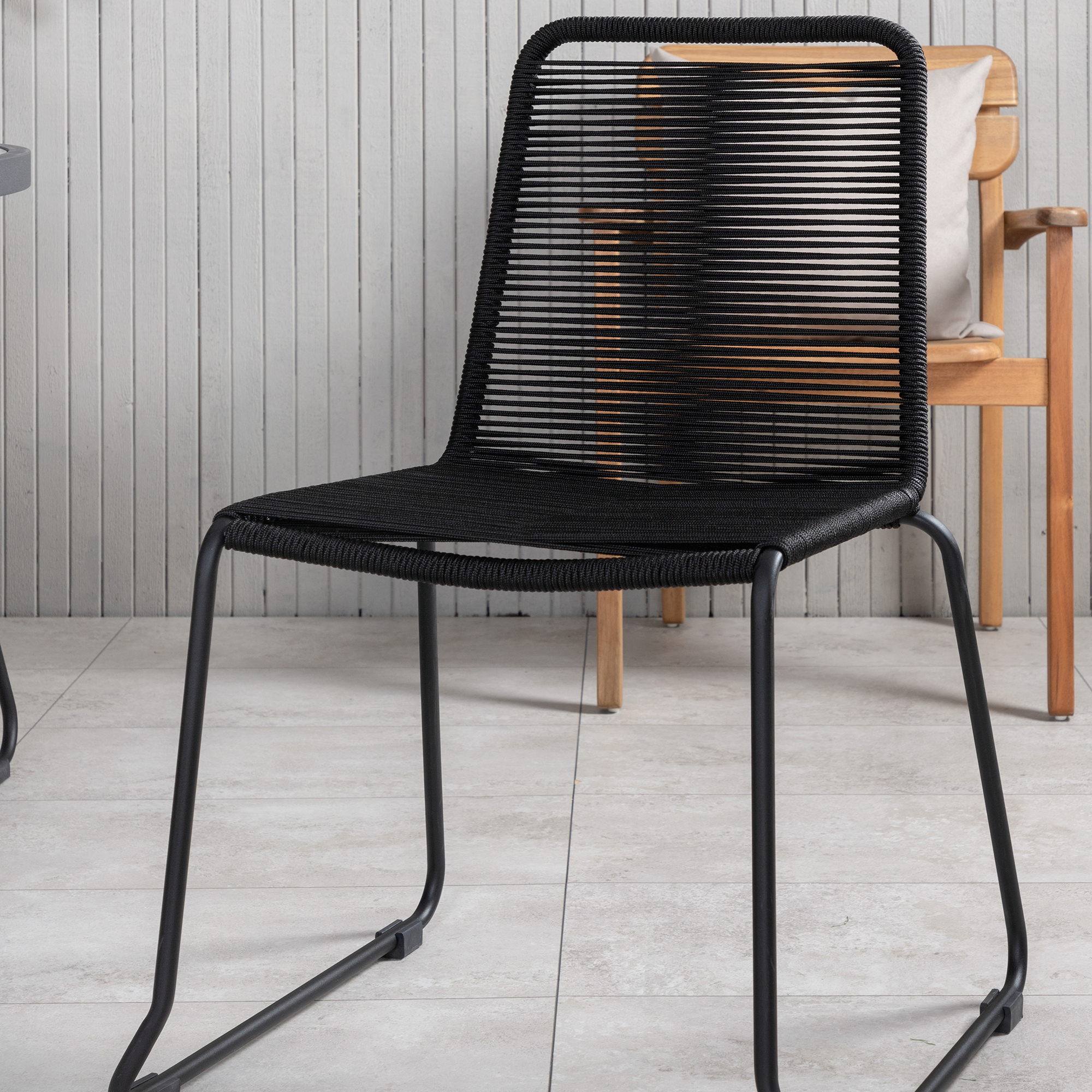 Matgrupp Venture Home Pincy med 4 Leon Stapelbara Matstolar