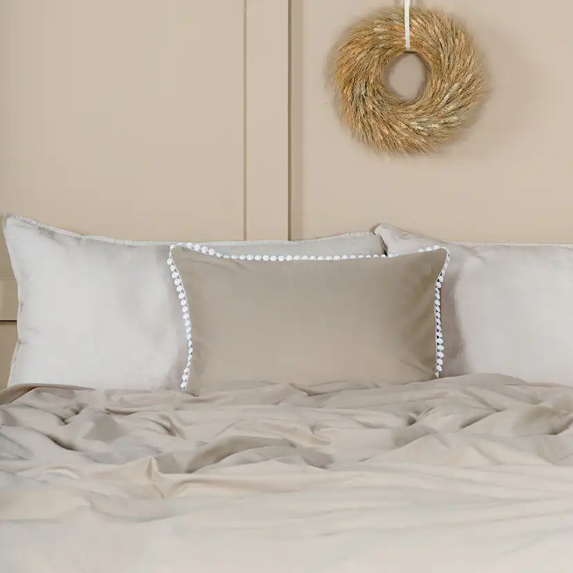 Livia Bed Set Cotton Sateen Beige White Decor 150x200 cm Färg: Beige, Mått: 150x200 cm