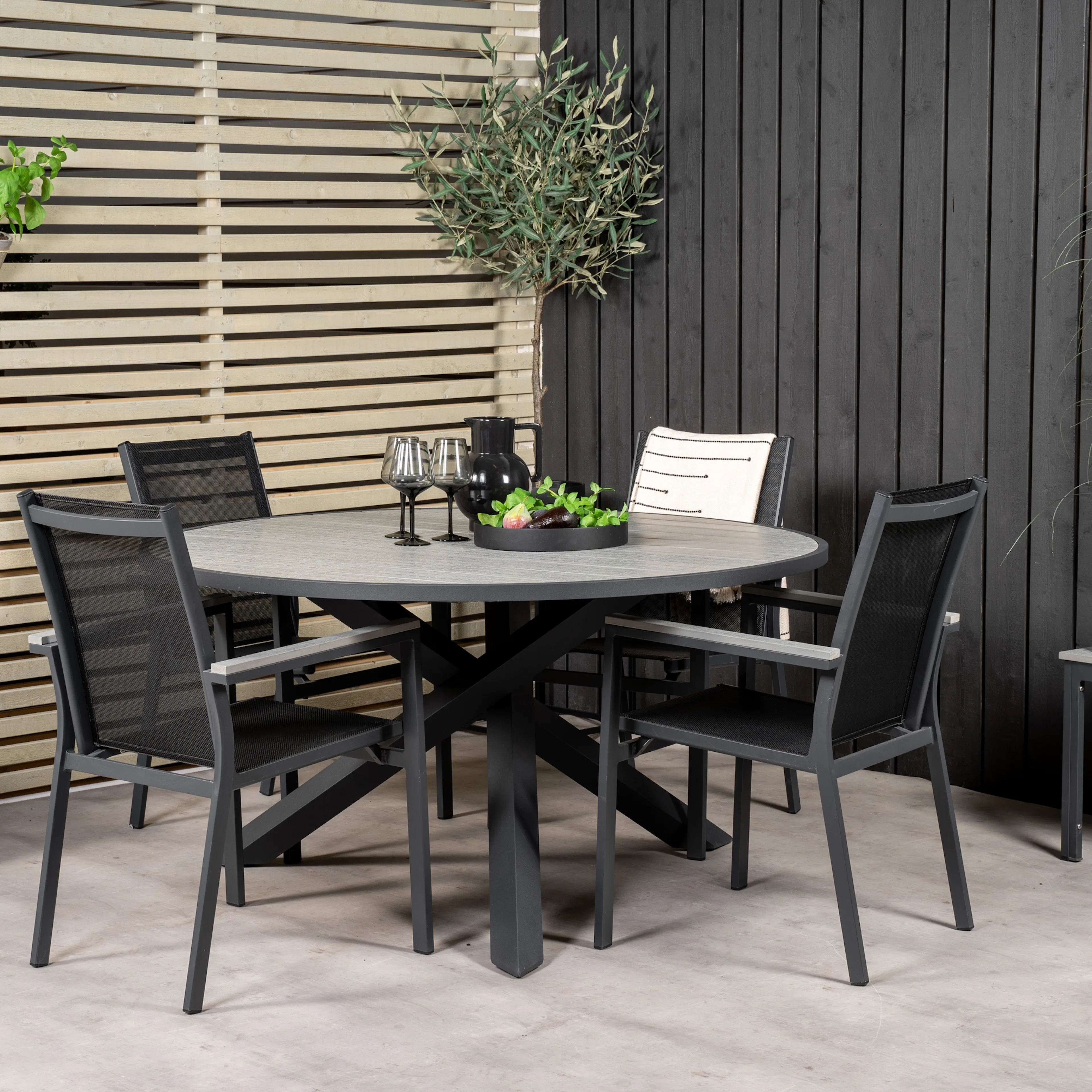 Matgrupp Venture Home Pincy Ø140 med 4 Pincy Stolar