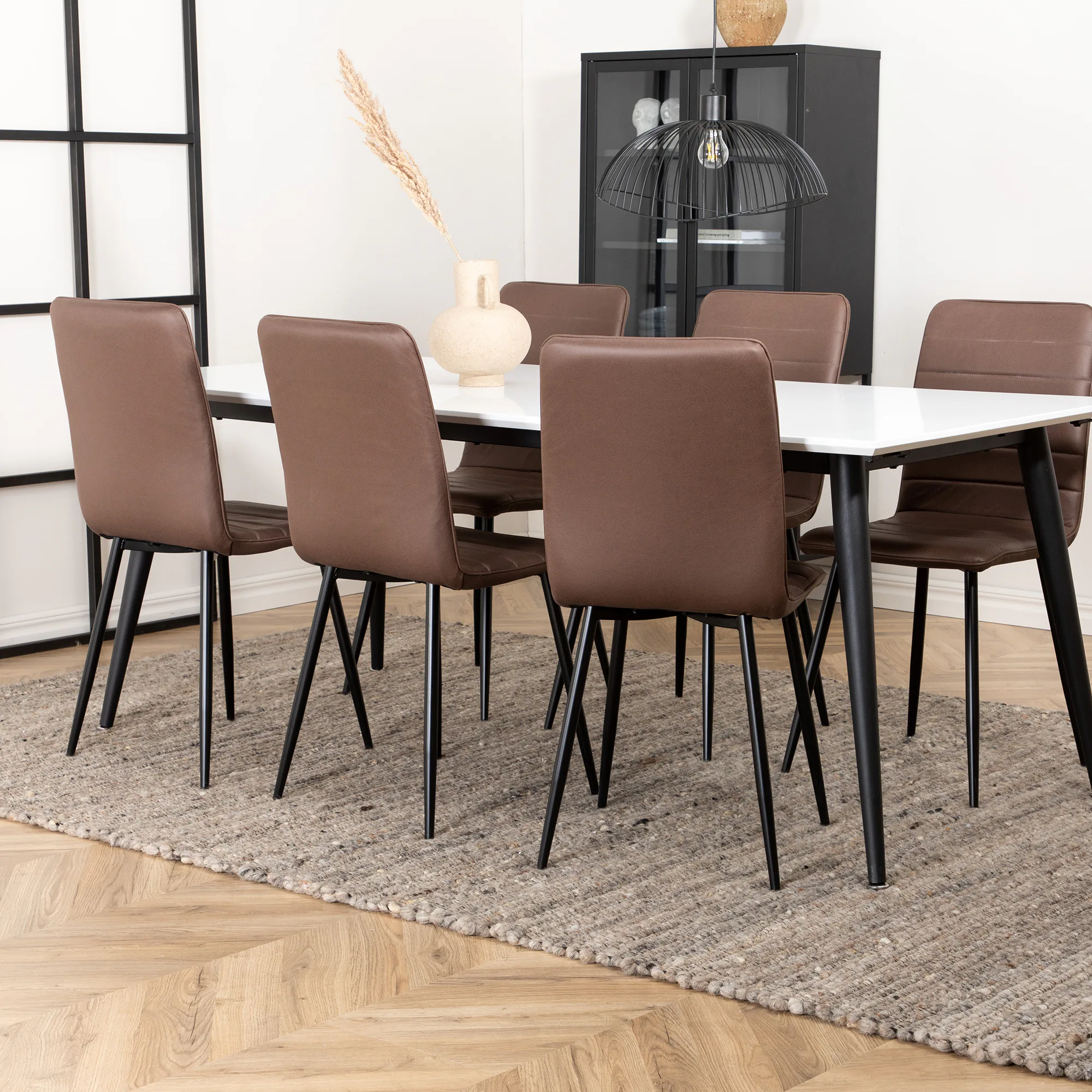 Jimmy Dining Table - Black / White HPL+Windu Lyx Chair - Bla Brun