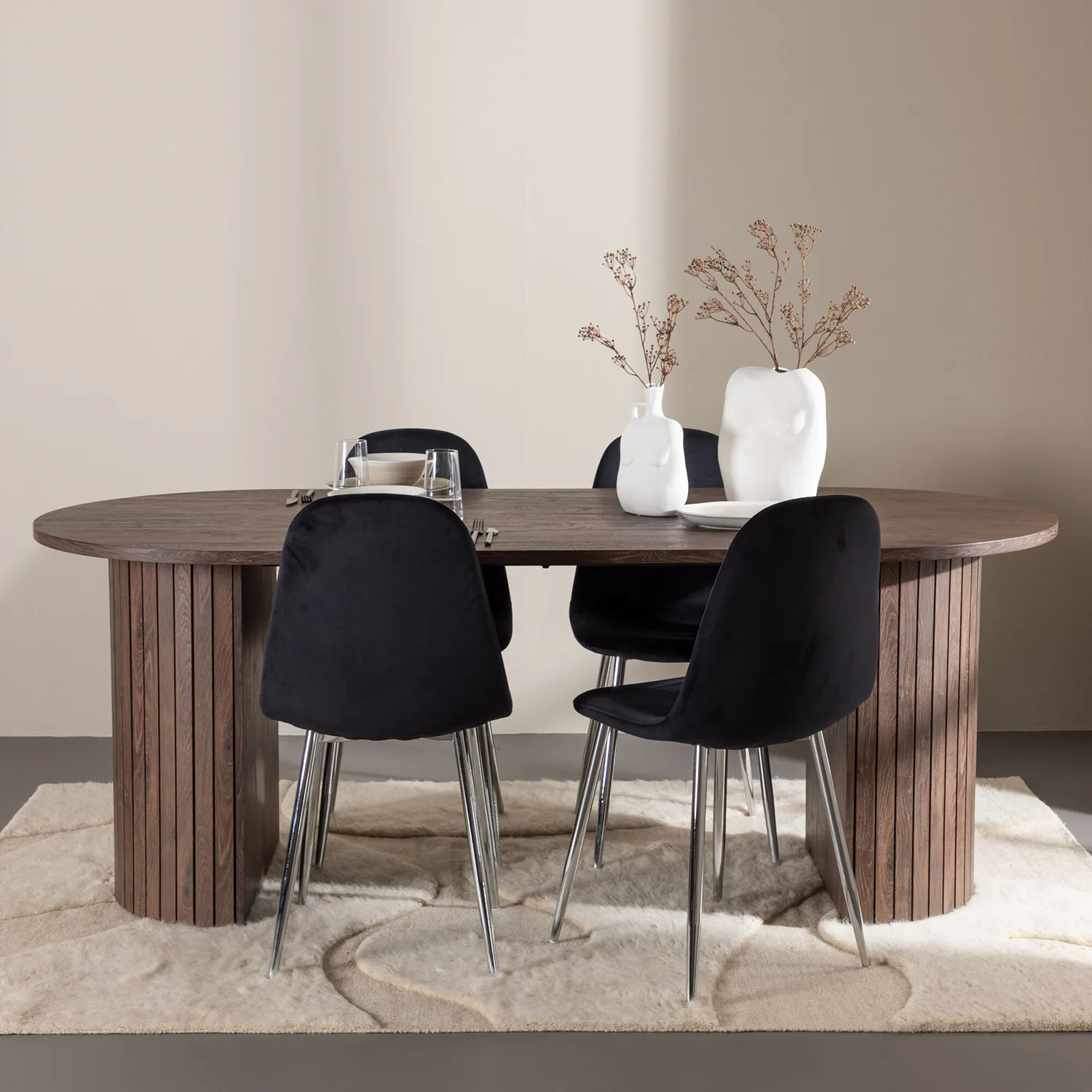 Härön Dining Table with Evert Dining Chair Färg: Mocka/Svart, Ben: Stål