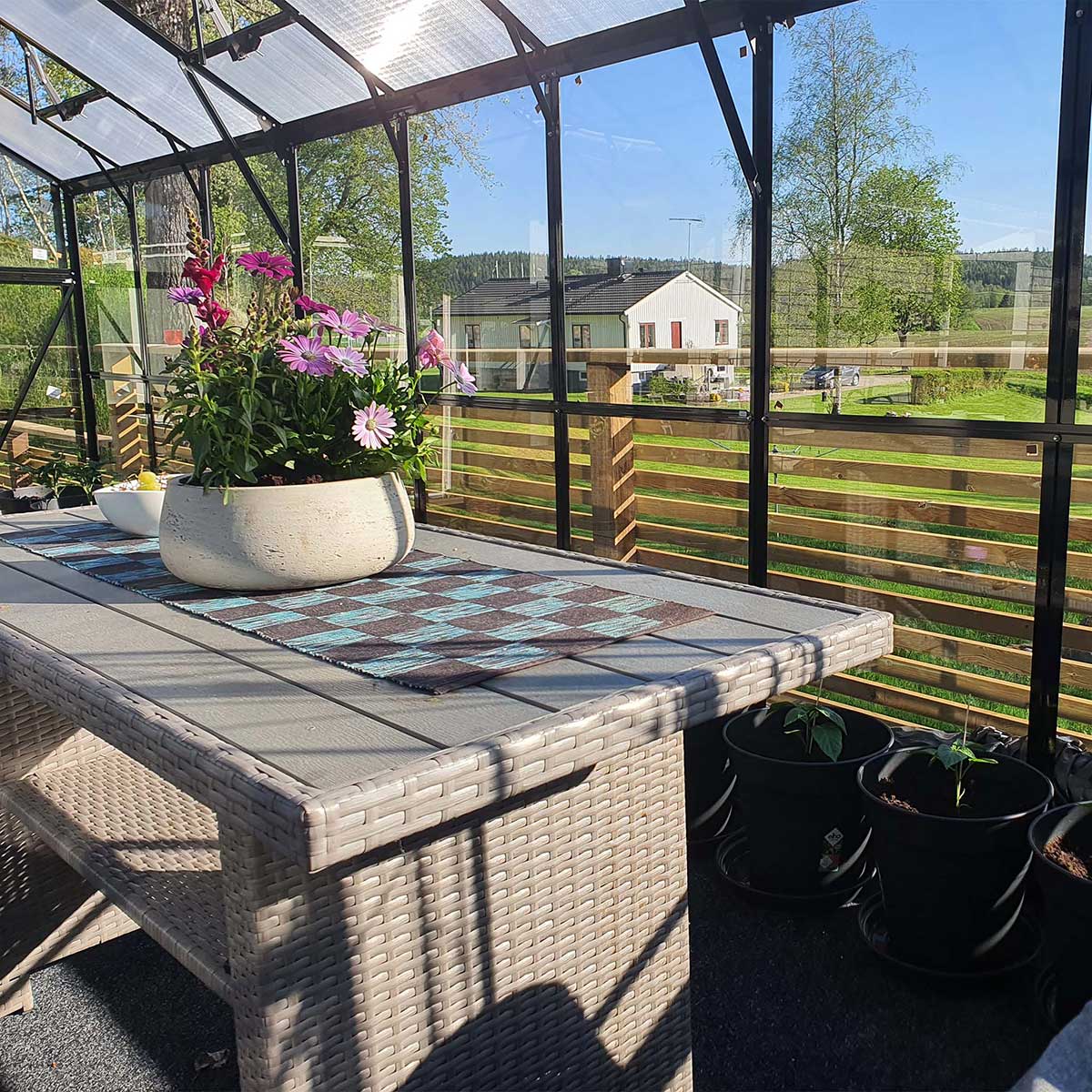 Växthus 14m2, glas, pc-tak, 6 fönster, Svart Svart