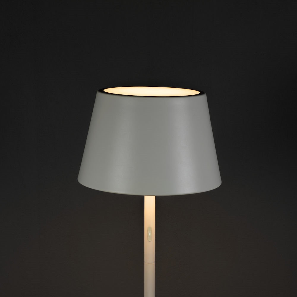 Golvlampa Gnosjö Konstsmide Pomezia USB