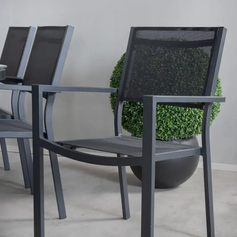 Matgrupp Venture Home Olle med 6 Curz Stapelbara Matstolar